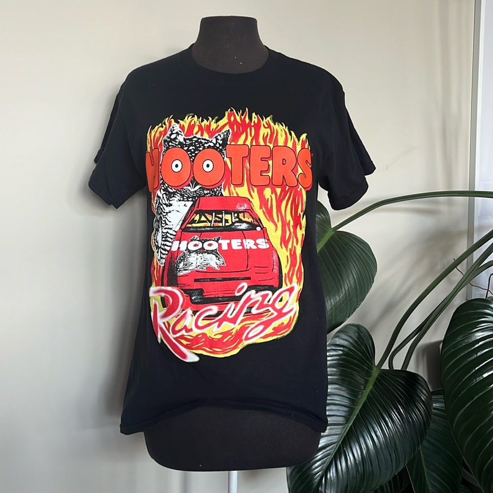 Hooters Racing black graphic tee
